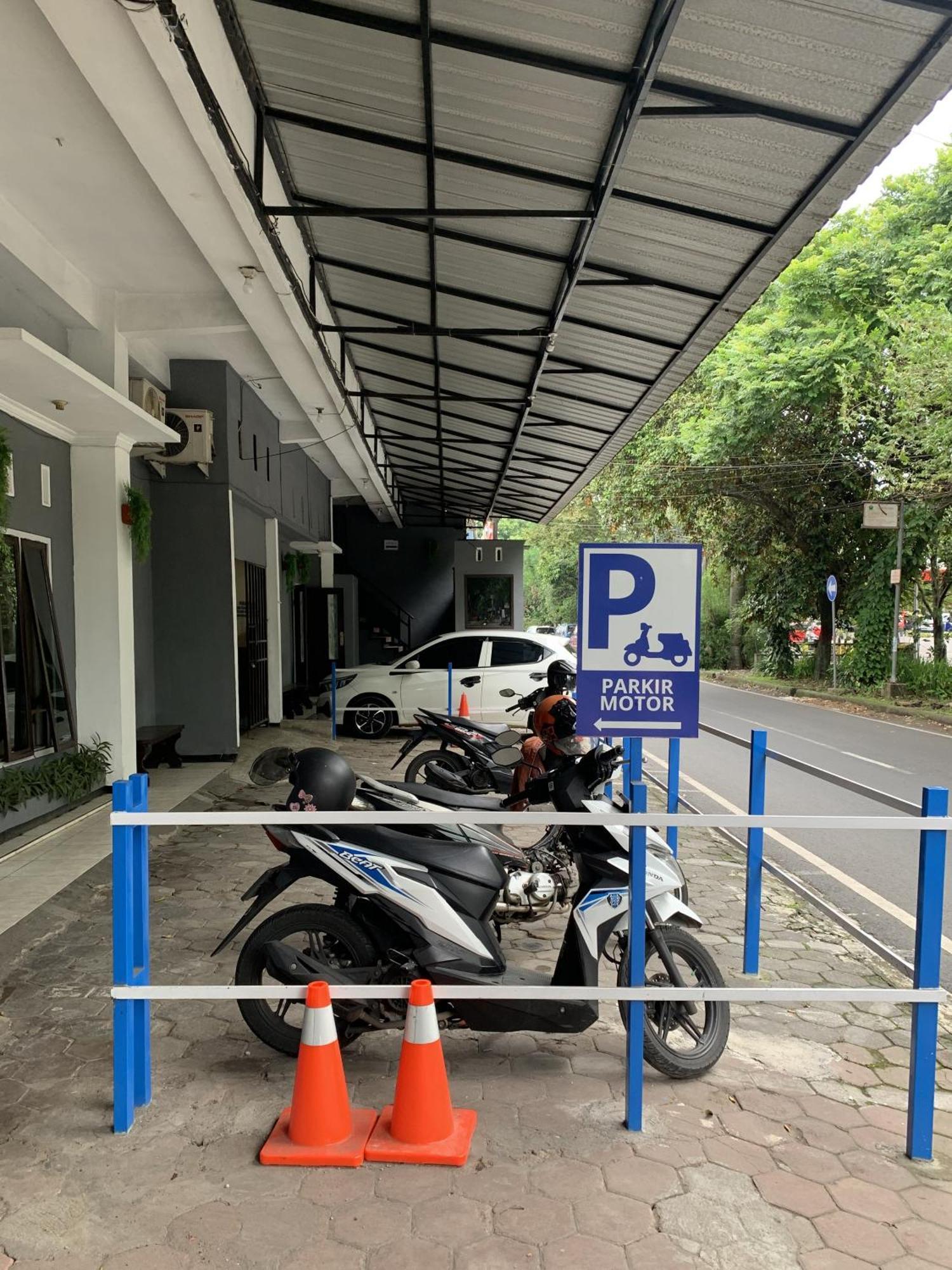 Sawojajar Inn Ngadipuro Esterno foto